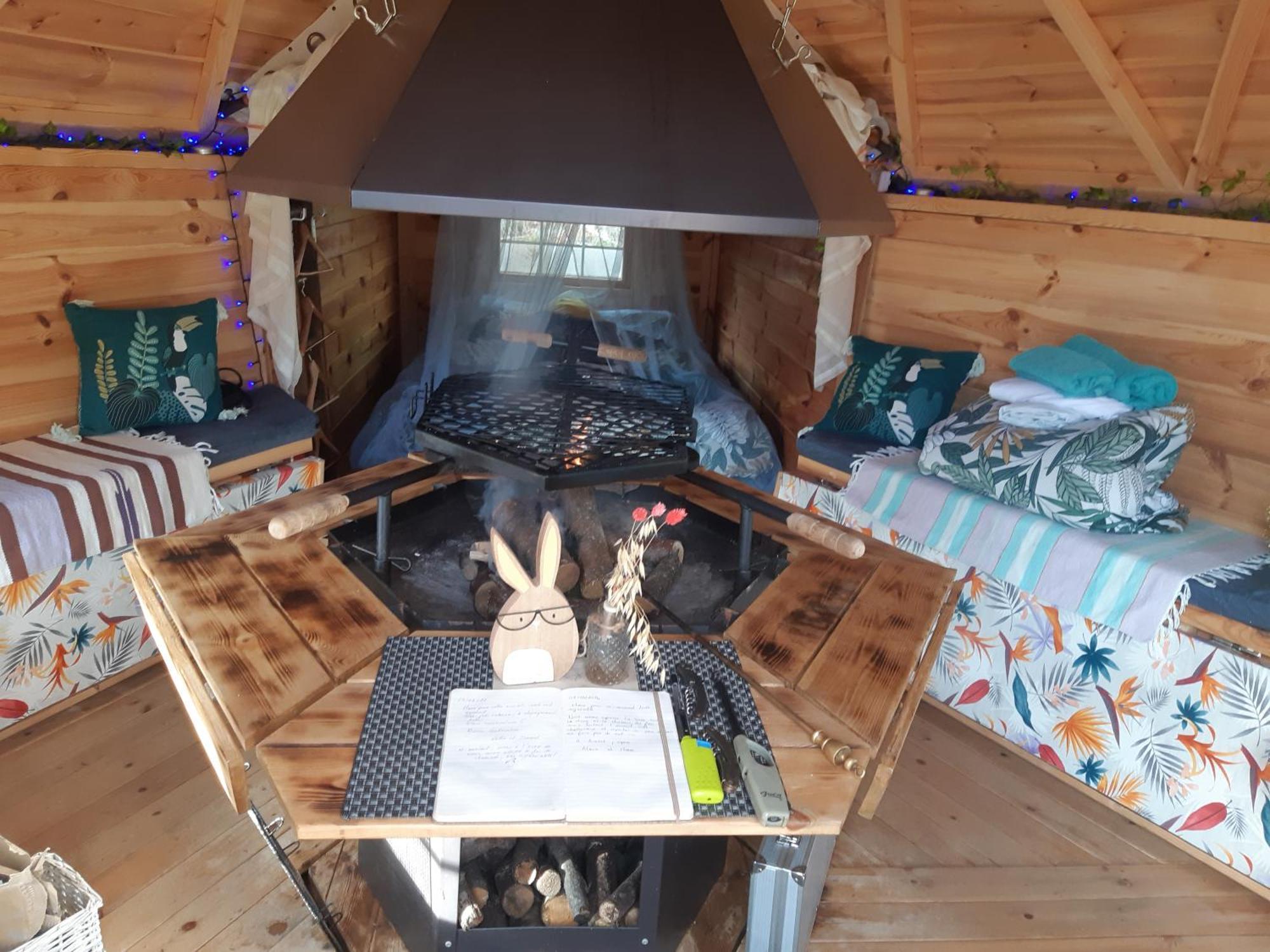 Private Lakeside Retreat Renac