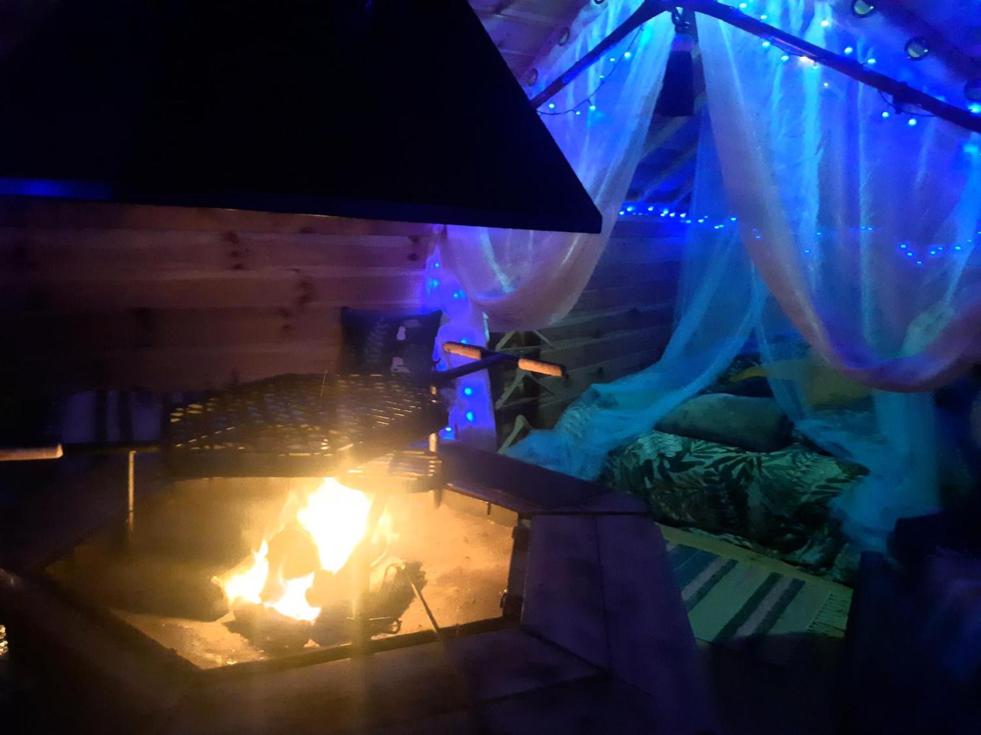 Private Lakeside Retreat Lodge Renac