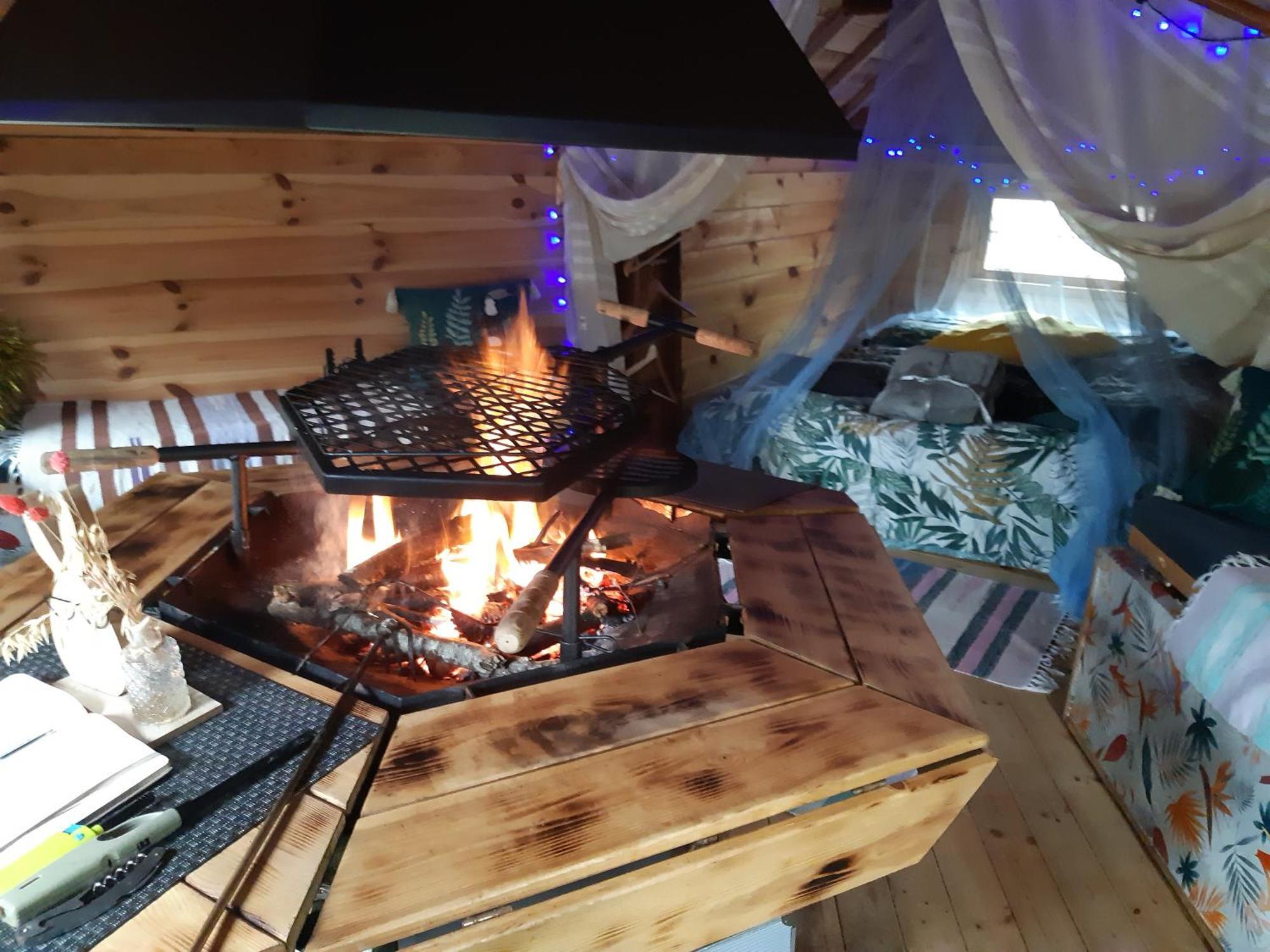 Private Lakeside Retreat Lodge